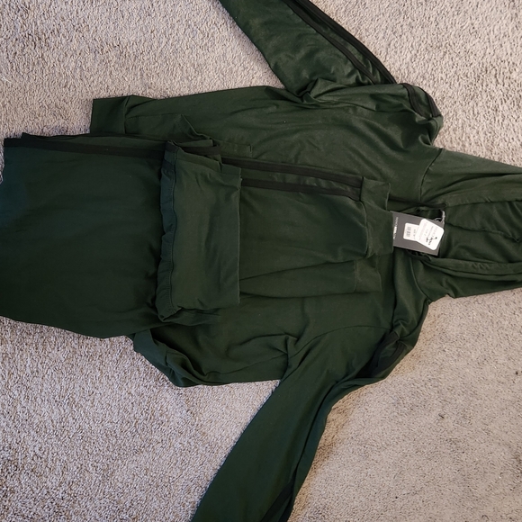 Fashion nova olive green jogging suit - Picture 8 of 8